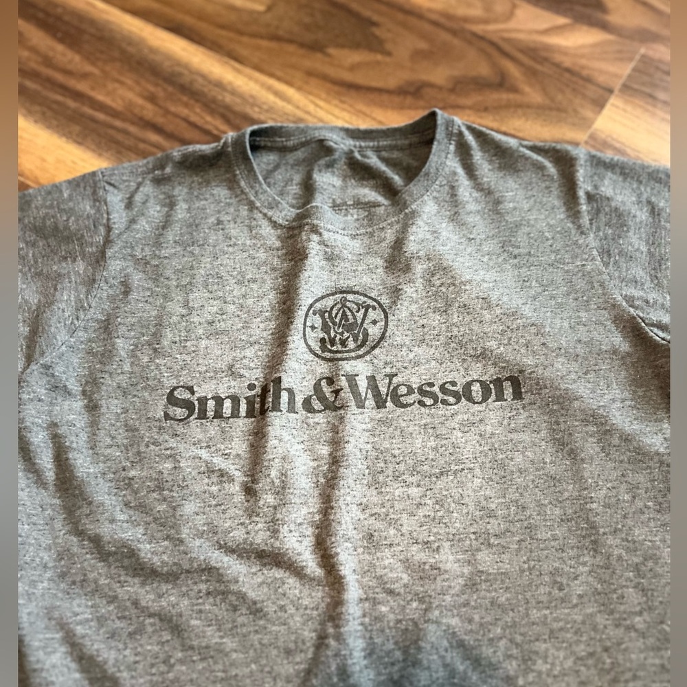 Smith & Wesson M Gray Tshirt Jersey Knit Logo Gun